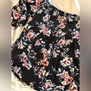 Women’s size XL peplum navy blue floral short sleeve top